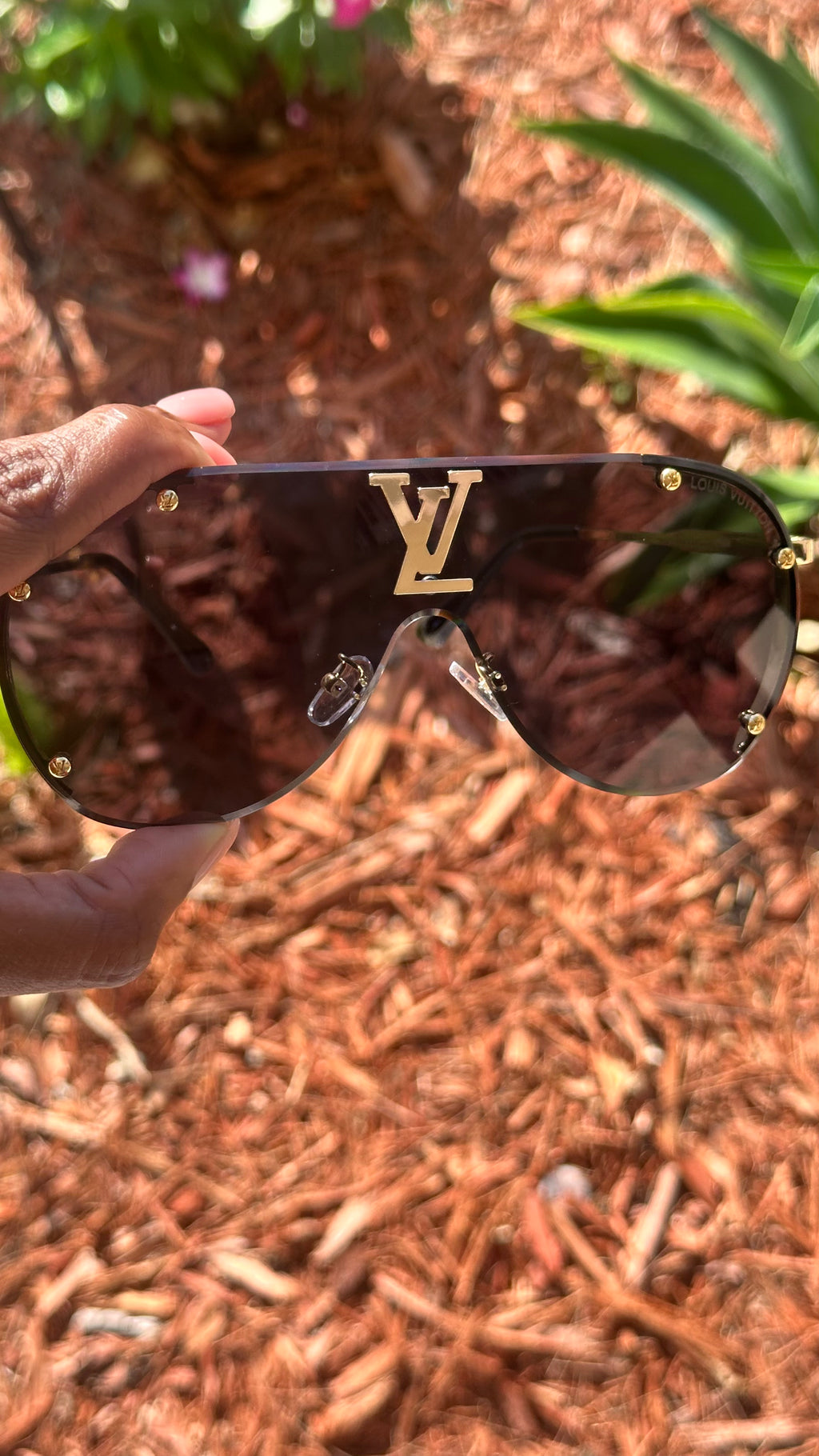 Lou Style Sunglasses - Black & Gold