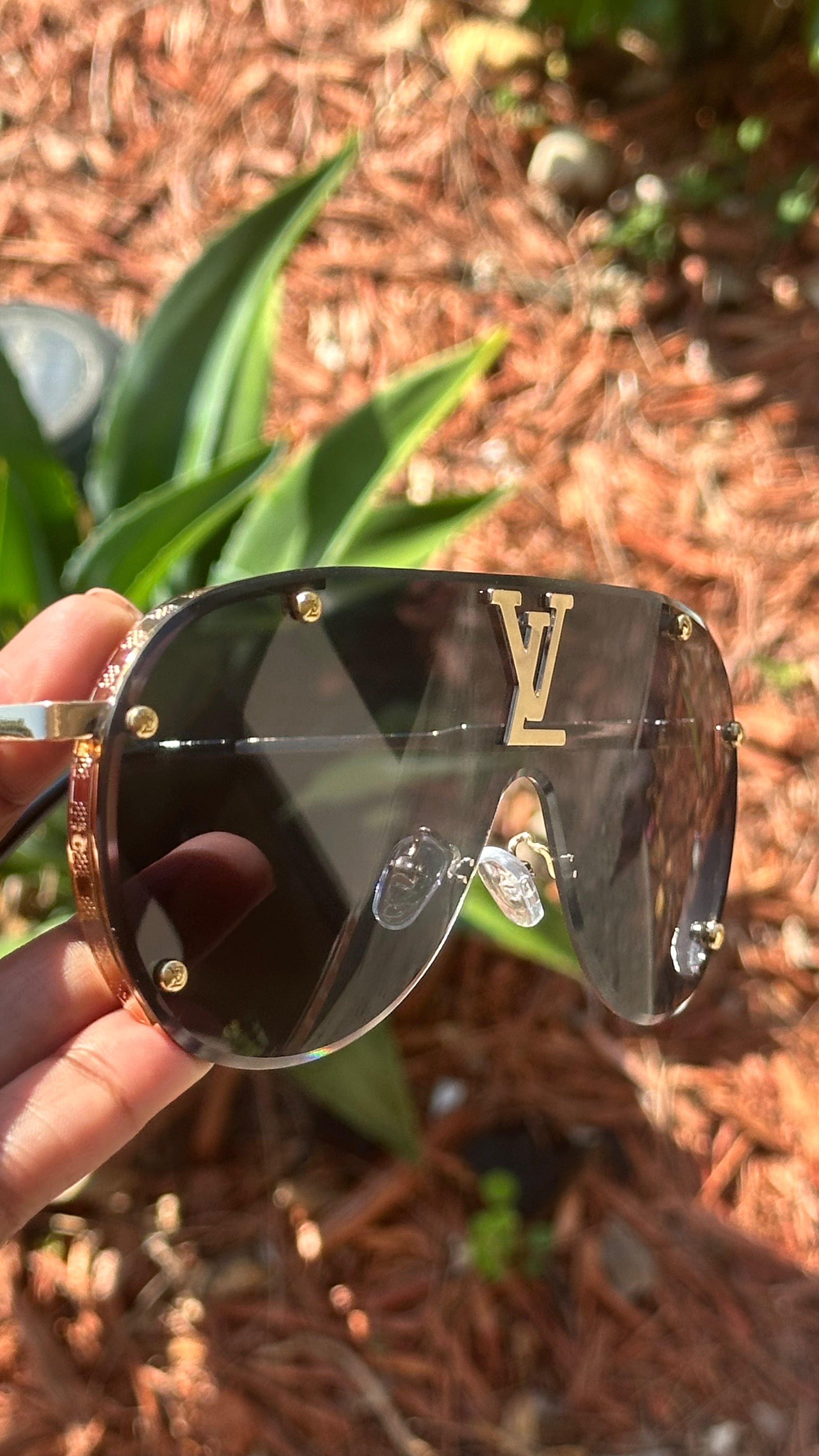 Lou Style Sunglasses - Black & Gold
